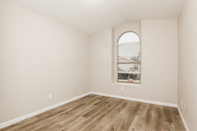 Building Photo - 15112 W Eureka Trail