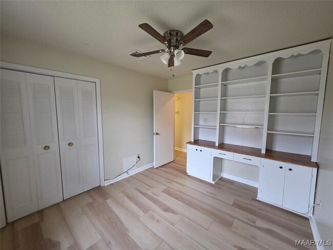 Building Photo - 4254 Lawnwood Dr