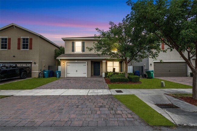 Building Photo - 525 NE 6th Pl