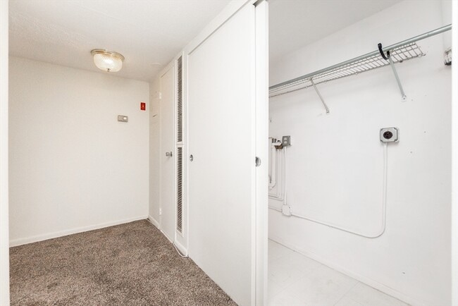 Building Photo - 404 Paradise Rd