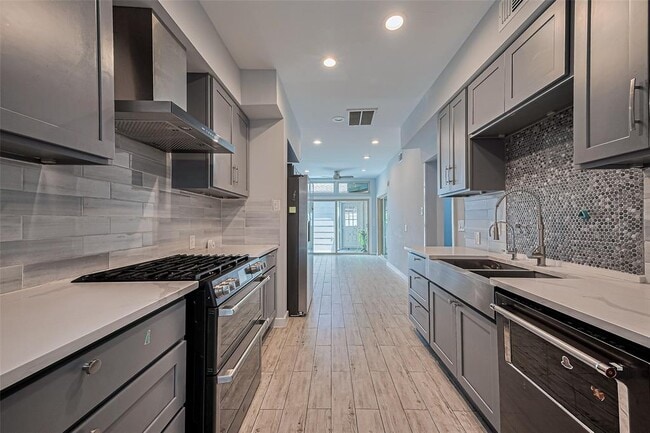 Building Photo - 12625 Memorial Dr