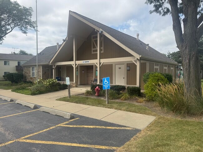 Building Photo - 623 Mallard Ct