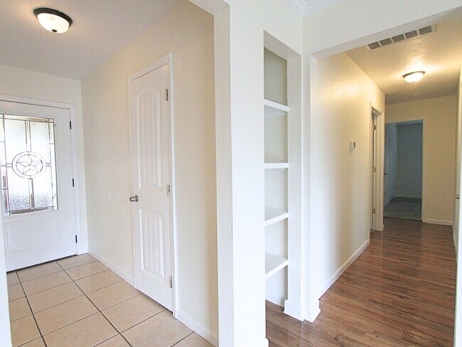 Building Photo - 3810 Bonita Ln