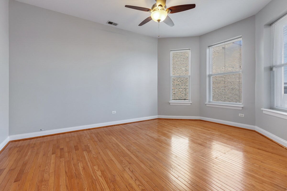 Building Photo - 6231 S Woodlawn Ave