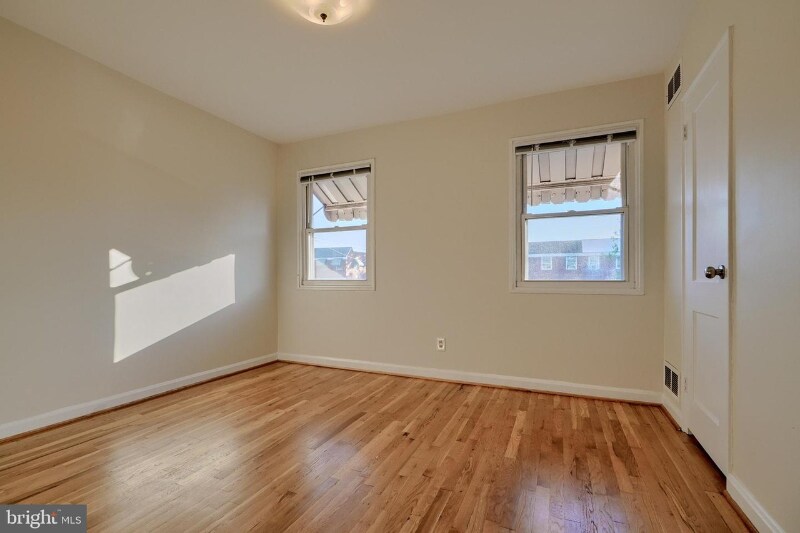 Building Photo - 825 Mildred Ave