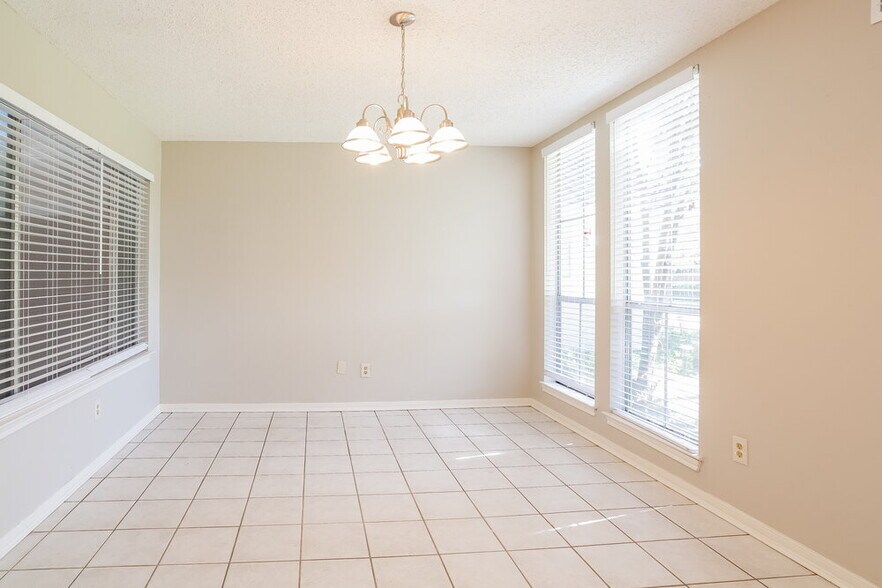 Building Photo - 4714 Cashel Castle Dr