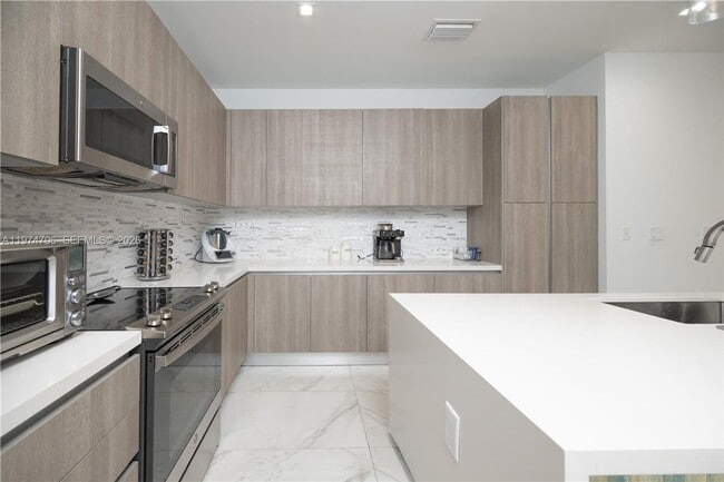 Building Photo - 10366 NW 68th Terrace