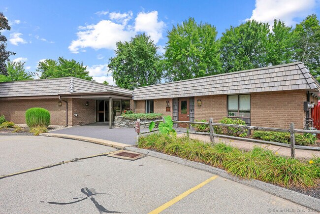 Building Photo - 85 Oxbow Dr