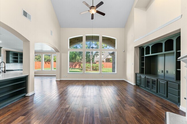 Building Photo - 7 N Beech Springs Cir