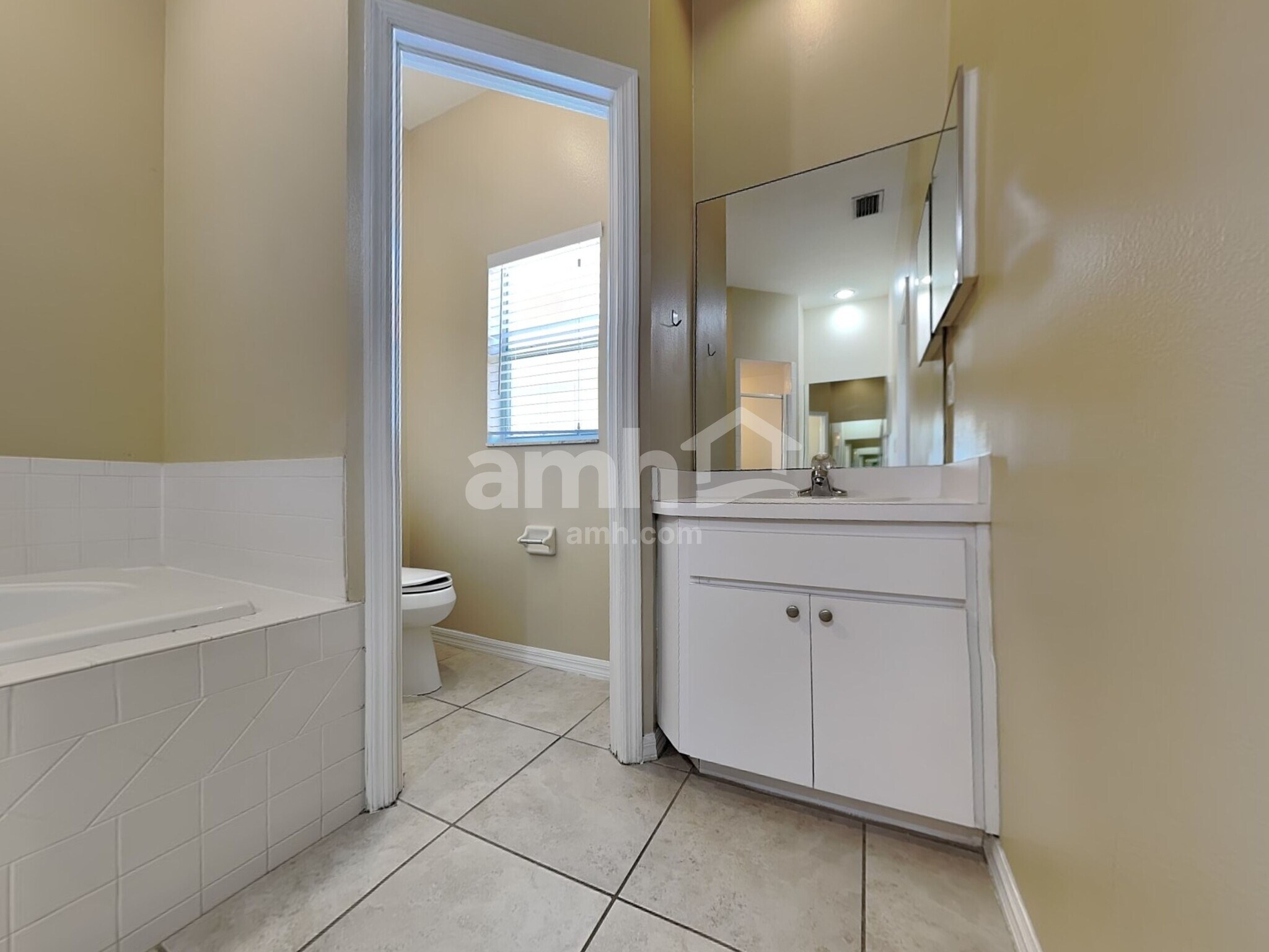 Building Photo - 10814 Peppersong Dr