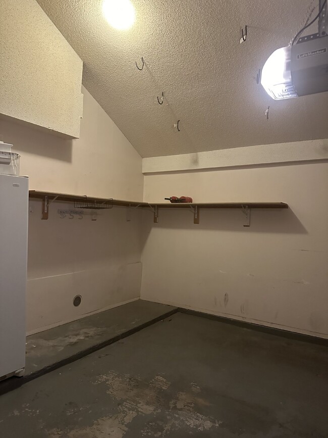 Building Photo - 5615 Burning Tree Dr