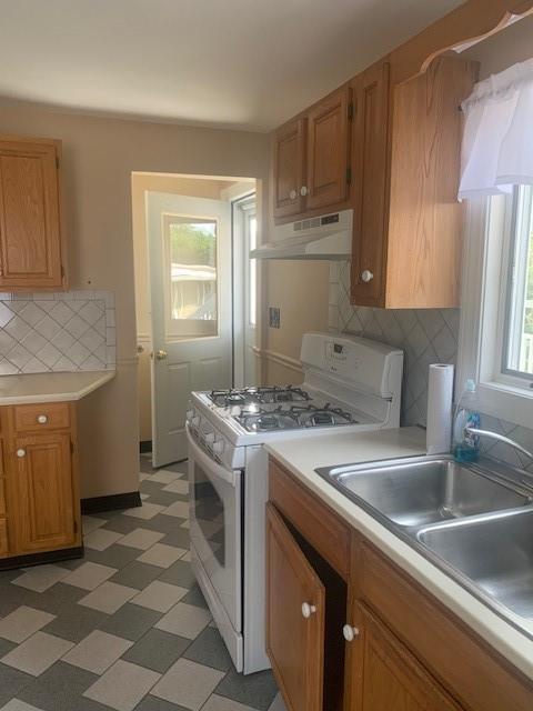 Building Photo - 69 Dorr Ave