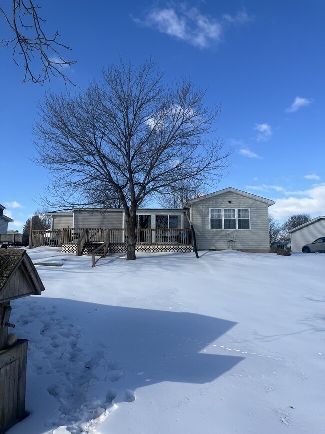 Building Photo - 12 Ray Dr