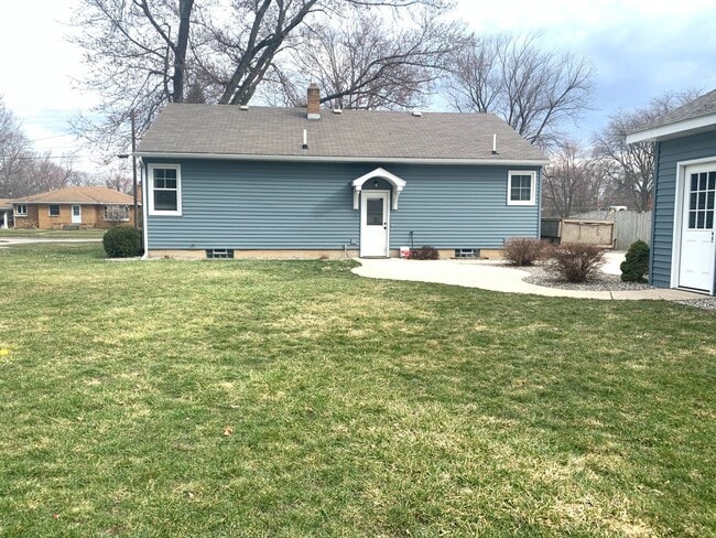 Building Photo - Completely remodeled 4 bedroom home! Hudsonville Schools