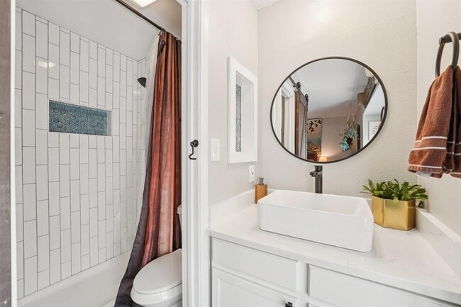 Building Photo - 1213 S Trace Dr