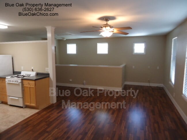 Building Photo - 2371 England St