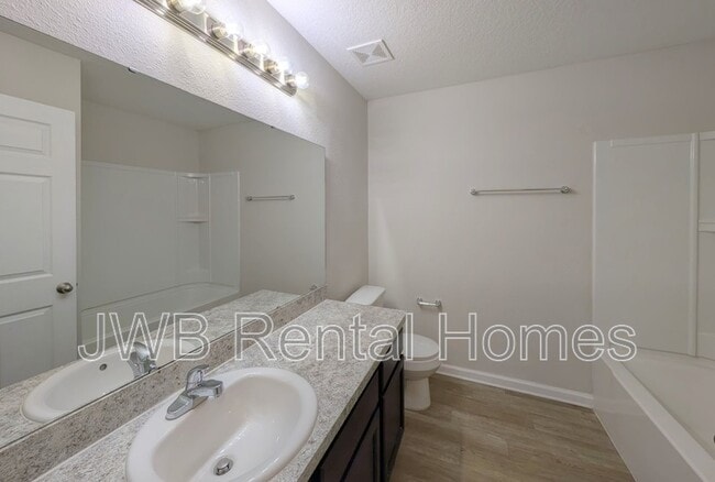 Building Photo - 6437 118th St