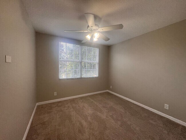 Building Photo - 4580 Limerick Dr