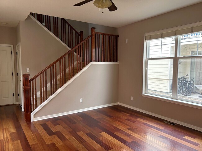 Building Photo - Spacious 3 Bed, 2.5 Bath Home with Attached Garage and Pool Access - Available Now