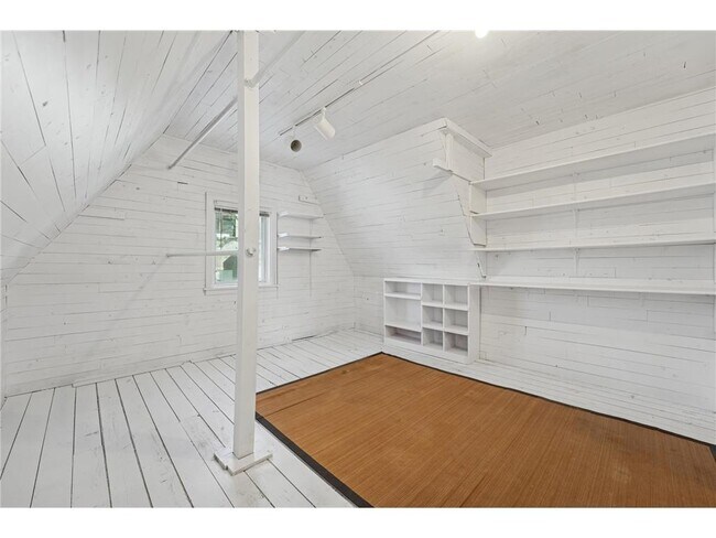 Building Photo - 1721 Humboldt Ave S