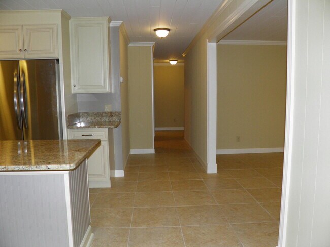 Building Photo - 203 Yancey St