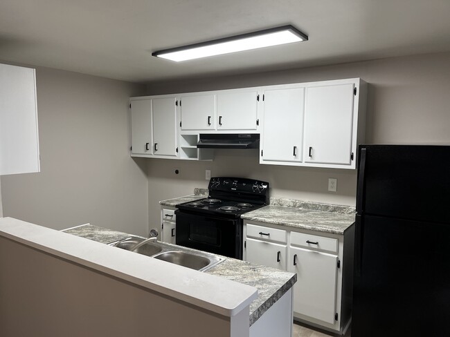 Building Photo - 7690 Rustic Woods Dr