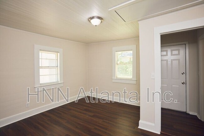 Building Photo - 2838 Mitchell Pl