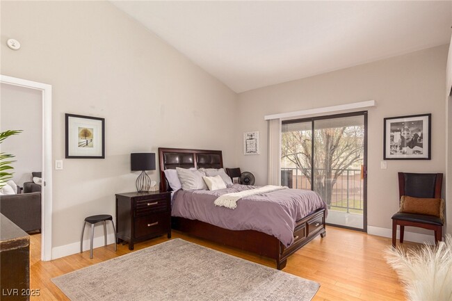 Building Photo - 2840 Blue Bonnet Dr