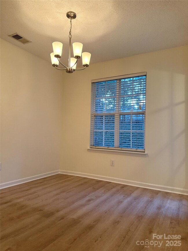 Building Photo - 10013 University Park Ln