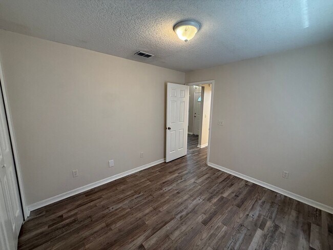 Building Photo - 12464 Castlemain Trail