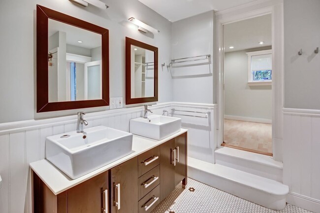 Building Photo - Your home sweet home in San Francisco is in the Noe Valley Neighborhood!