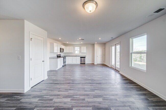 Building Photo - 300 Coverly Ct