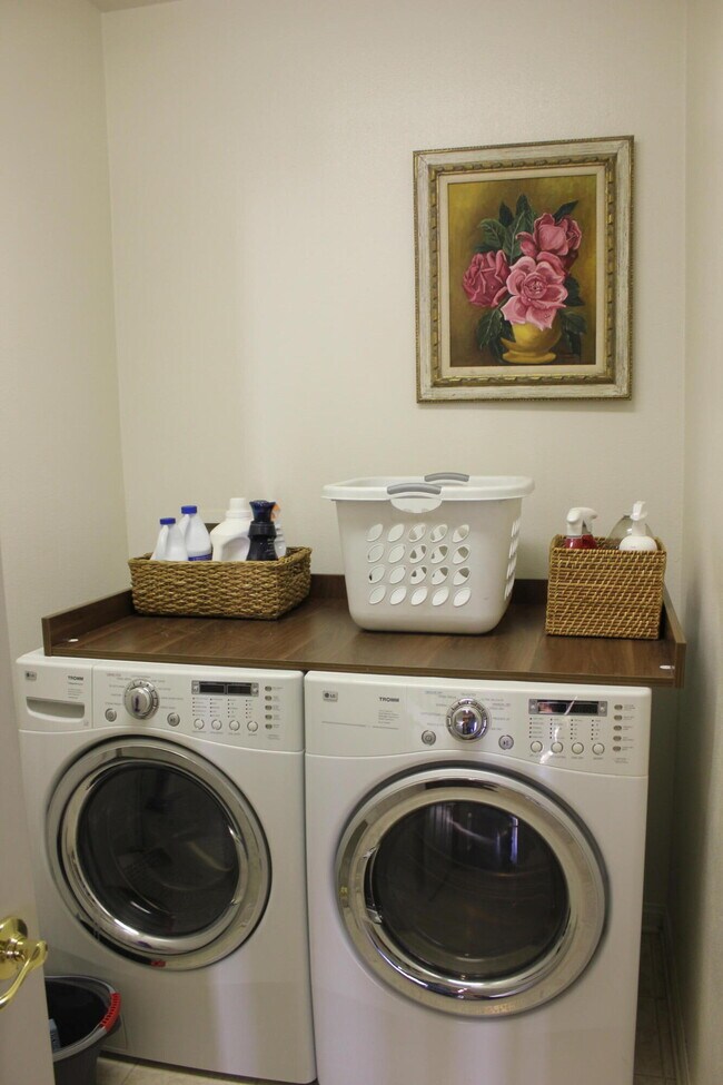 Building Photo - 84136 Olona Ct