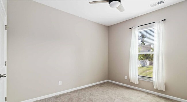 Building Photo - 217 Hydrangea Dr