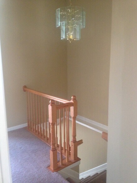 Building Photo - 328 Kestrel Dr