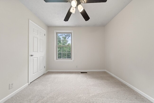 Building Photo - 235 Savely Dr