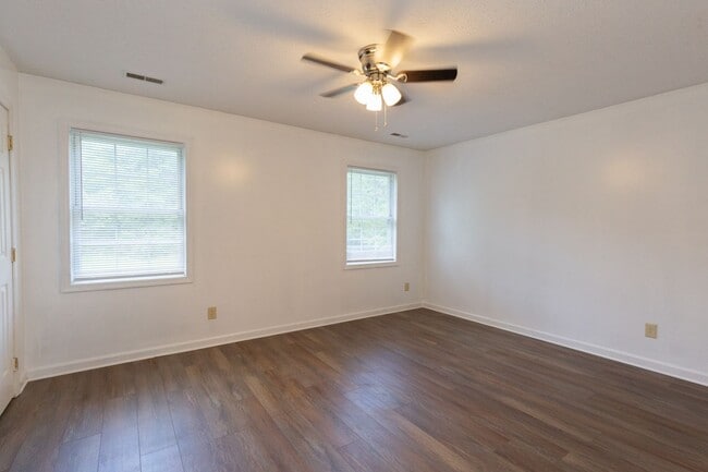 Building Photo - 84 Dozer Ln