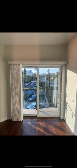 Building Photo - 5537 La Mirada Ave