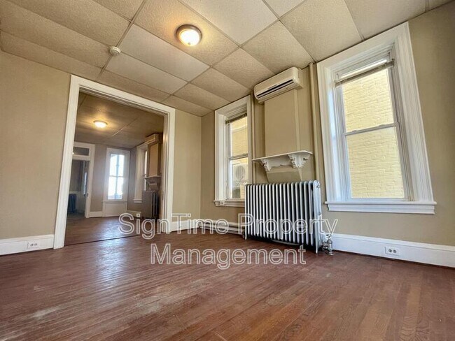 Primary Photo - 222 Summit Ave