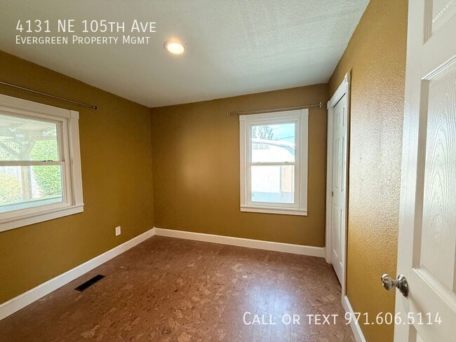 Building Photo - 4131 NE 105th Ave