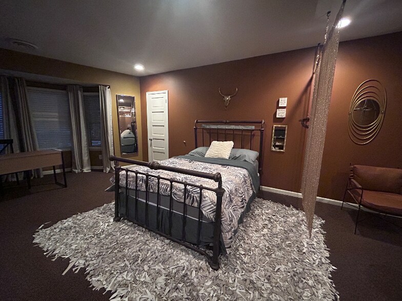 Building Photo - 11609 Detroit Ave