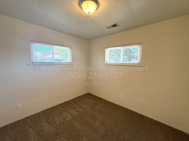 Building Photo - 172 Connors Ave