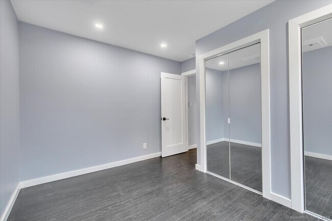 Building Photo - 21 Deepwood Dr