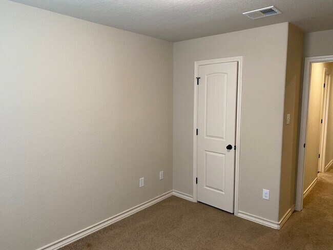 Building Photo - 14003 Fratelli Rd