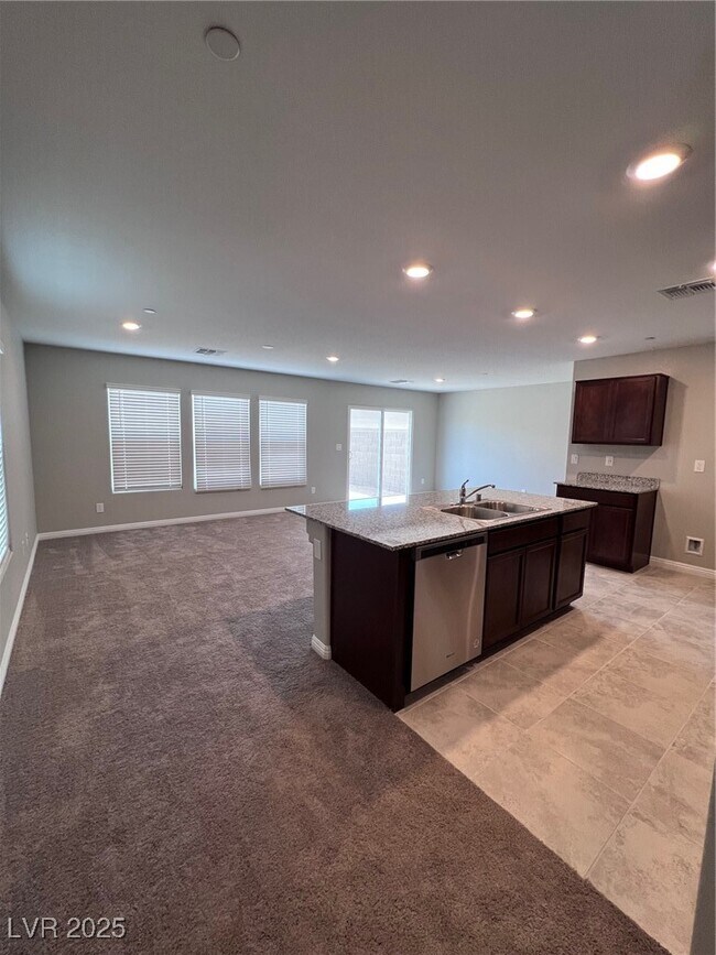 Building Photo - 2990 Saltillo Ln