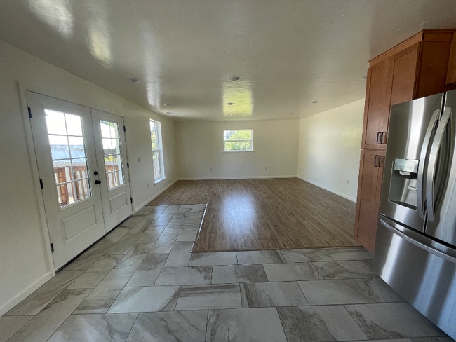 Building Photo - 4660 Fieldbrook Rd