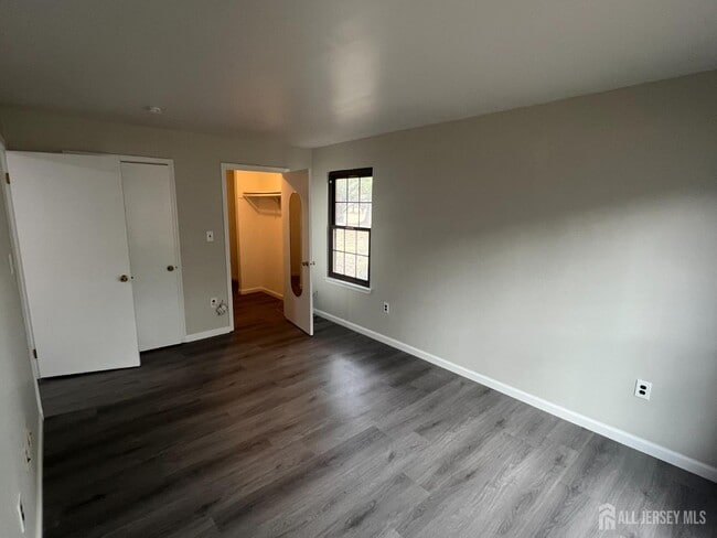 Building Photo - 20 Crabapple Ln