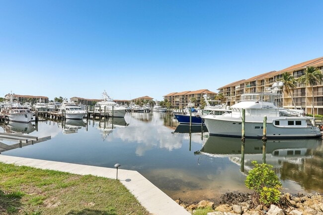 Building Photo - 1601 Marina Isle Way