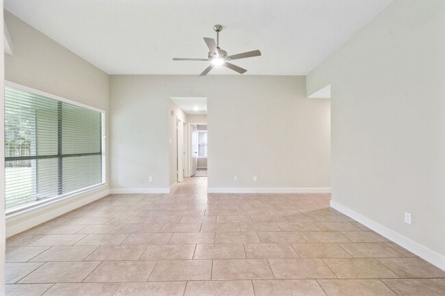 Building Photo - 69 Fallshire Dr