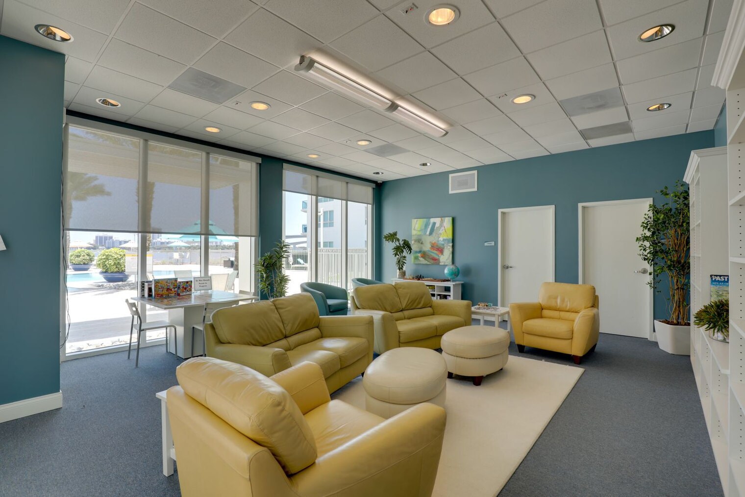 Building Photo - 241 Riverside Dr